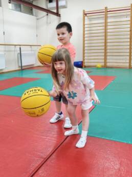&Scaron;kola sporta Sporticus, Voždovac SC &Scaron;umice &mdash; najmlađi sa loptama, trening bosi na tatamiju